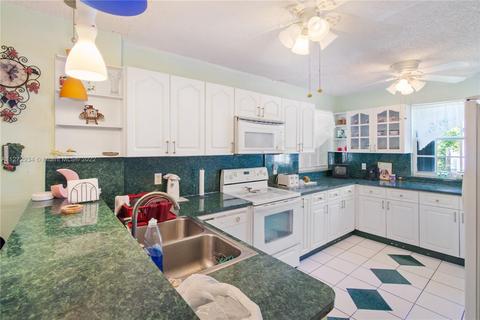 501 E 57th St, Hialeah, FL 33013 photo 5