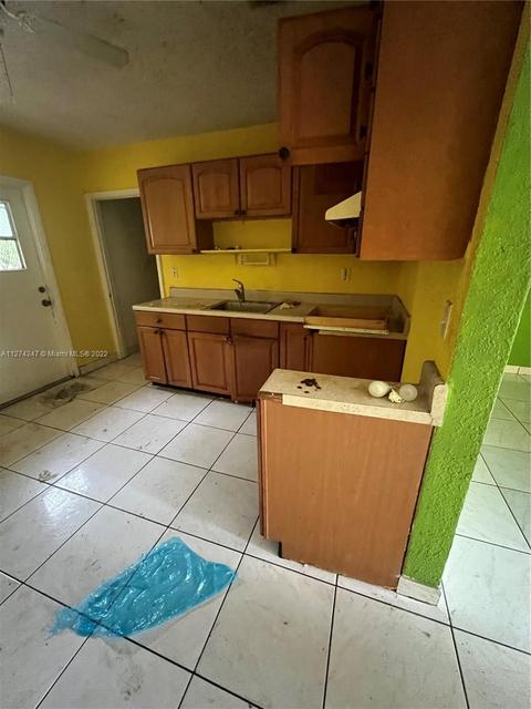 3045 NW 76th St, Miami, FL 33147 photo 6