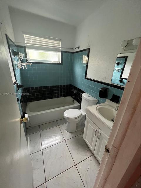3045 NW 76th St, Miami, FL 33147 photo 4