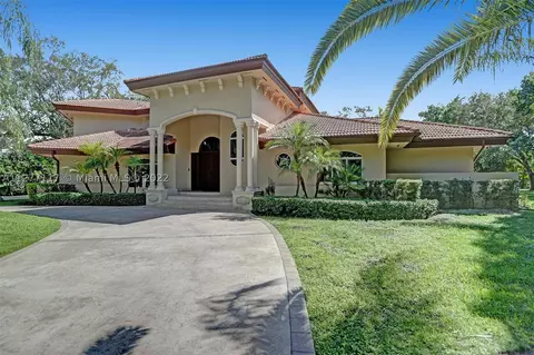 10801 SW 68th Ave, Pinecrest, FL 33156 photo 1