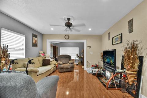 568 E 15th St, Hialeah, FL 33010 photo 14