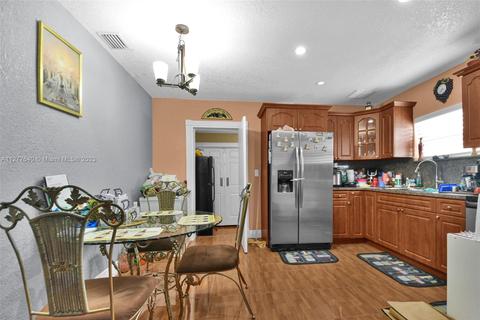 568 E 15th St, Hialeah, FL 33010 photo 11