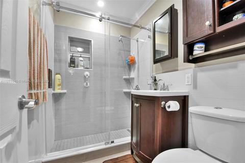 568 E 15th St, Hialeah, FL 33010 photo 22