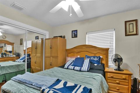 568 E 15th St, Hialeah, FL 33010 photo 21