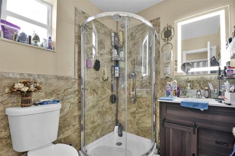 568 E 15th St, Hialeah, FL 33010 photo 27