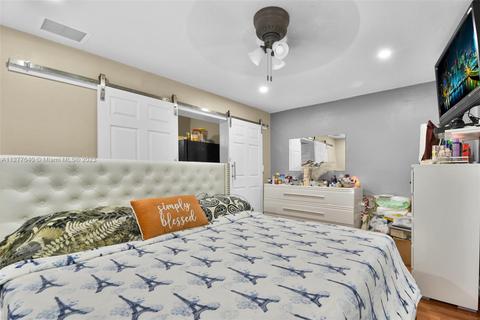 568 E 15th St, Hialeah, FL 33010 photo 25