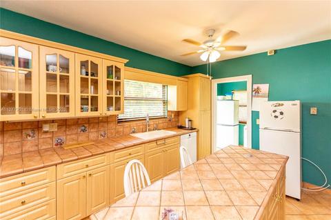 45 Olive Dr, Hialeah, FL 33010 photo 32