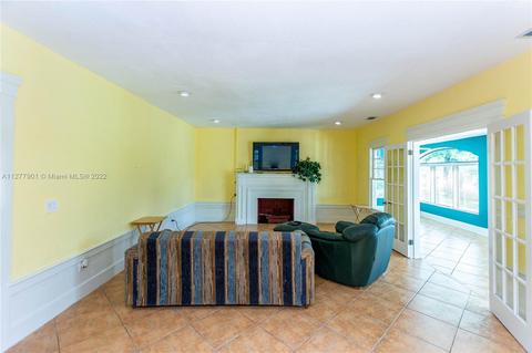 45 Olive Dr, Hialeah, FL 33010 photo 21