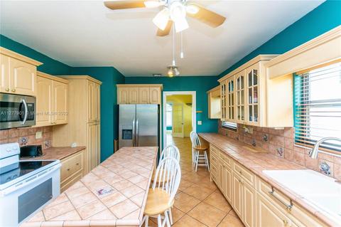 45 Olive Dr, Hialeah, FL 33010 photo 28