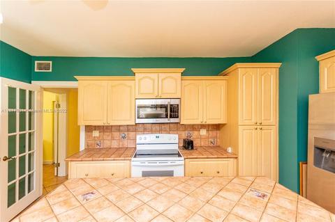 45 Olive Dr, Hialeah, FL 33010 photo 34