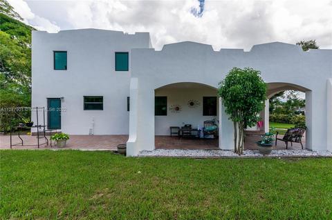 45 Olive Dr, Hialeah, FL 33010 photo 10