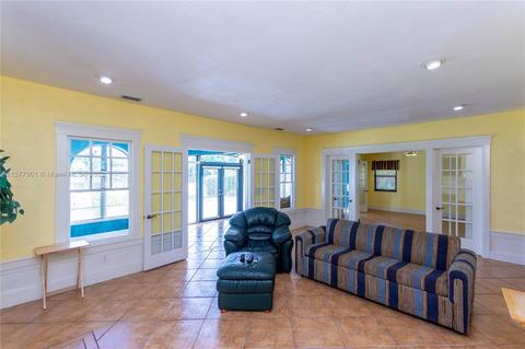 45 Olive Dr, Hialeah, FL 33010 photo 19