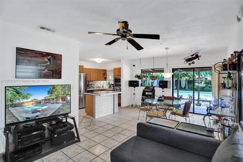 550 E 38th St, Hialeah, FL 33013 photo 6