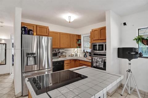 550 E 38th St, Hialeah, FL 33013 photo 9