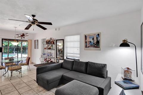 550 E 38th St, Hialeah, FL 33013 photo 5
