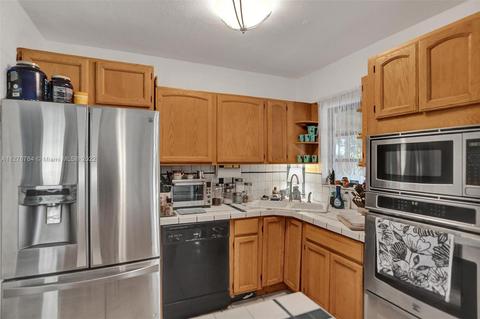 550 E 38th St, Hialeah, FL 33013 photo 32
