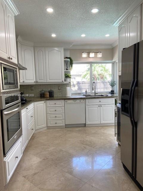 6963 Seagrape Ter, Miami Lakes, FL 33014 photo 29