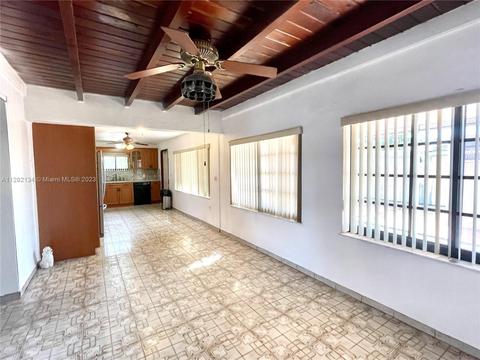 4832 E 9th Ct, Hialeah, FL 33013 photo 3
