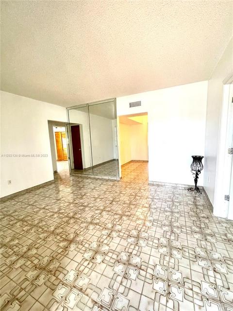4832 E 9th Ct, Hialeah, FL 33013 photo 32