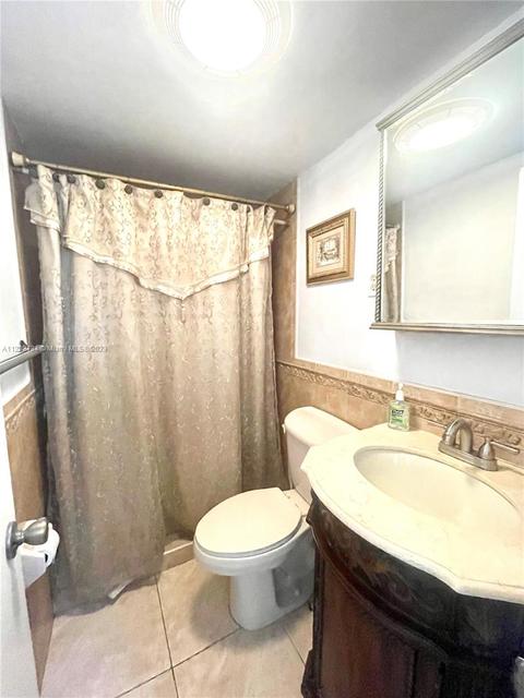 4832 E 9th Ct, Hialeah, FL 33013 photo 16