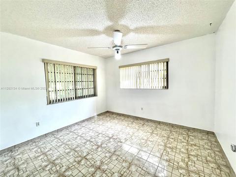 4832 E 9th Ct, Hialeah, FL 33013 photo 23