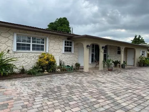 874 W 70th Pl, Hialeah, FL 33014 photo 1