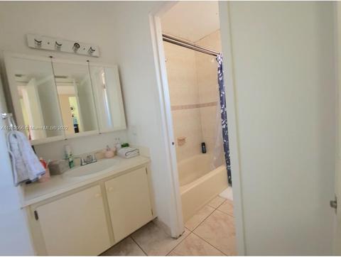 440 E 23rd St #1519, Hialeah, FL 33013 photo 4