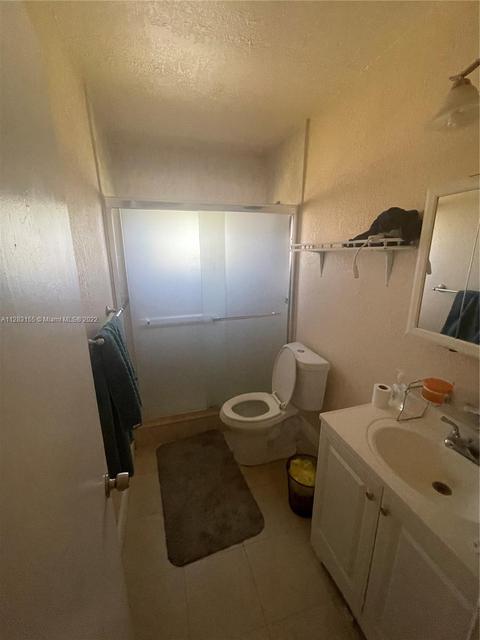 634 W 65th Dr, Hialeah, FL 33012 photo 11