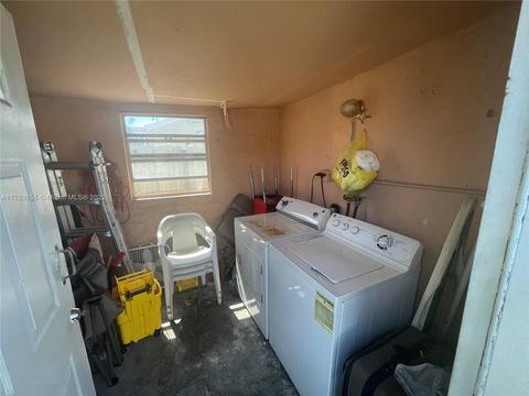 634 W 65th Dr, Hialeah, FL 33012 photo 4