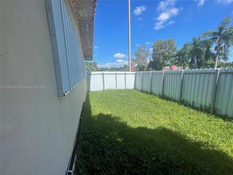 634 W 65th Dr, Hialeah, FL 33012 photo 7