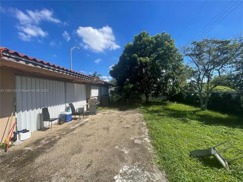 634 W 65th Dr, Hialeah, FL 33012 photo 10