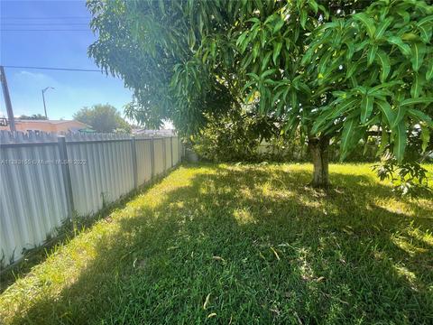 634 W 65th Dr, Hialeah, FL 33012 photo 6