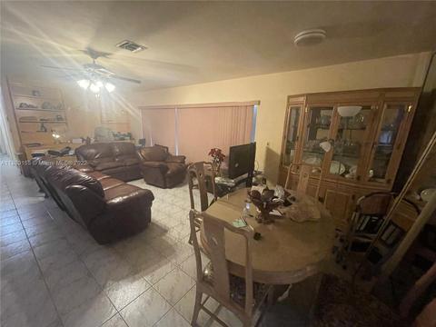 634 W 65th Dr, Hialeah, FL 33012 photo 22