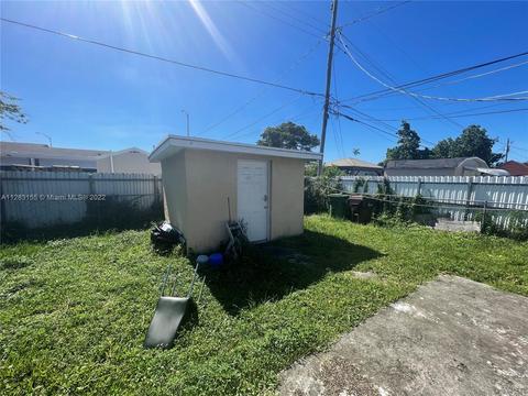 634 W 65th Dr, Hialeah, FL 33012 photo 5
