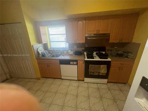 634 W 65th Dr, Hialeah, FL 33012 photo 24