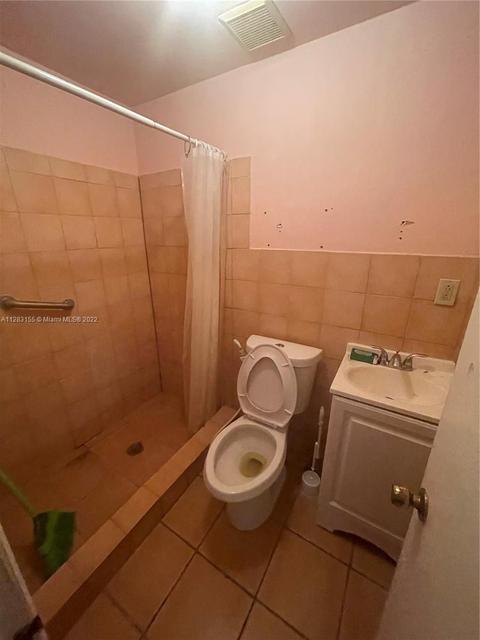 634 W 65th Dr, Hialeah, FL 33012 photo 20