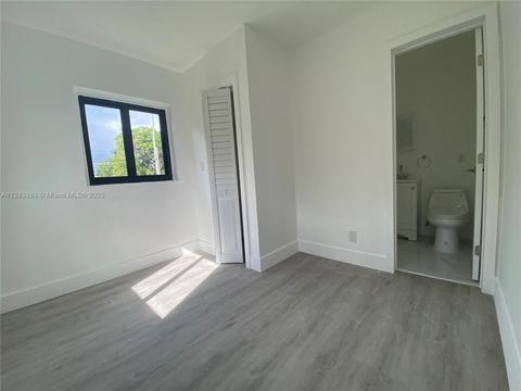 691 E 58th St, Hialeah, FL 33013 photo 14