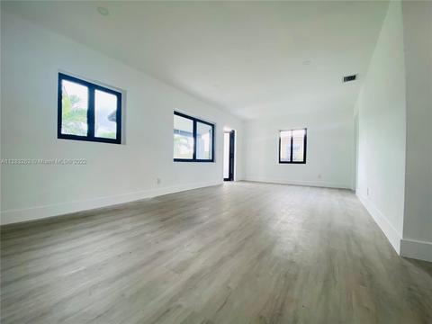 691 E 58th St, Hialeah, FL 33013 photo 5