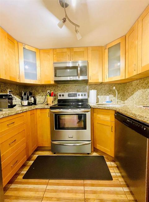30 E 39th St #215, Hialeah, FL 33013 photo 6