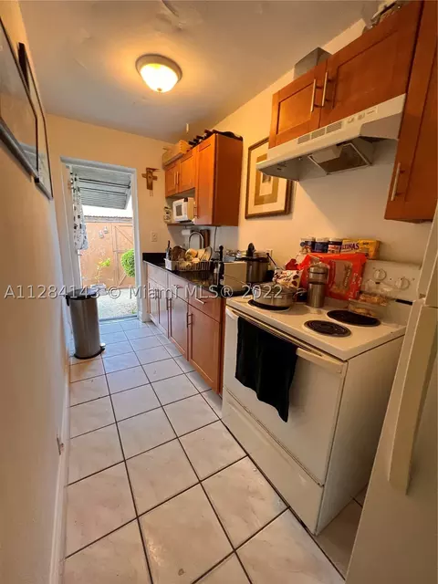 85 E 10th St, Hialeah, FL 33010 photo 1