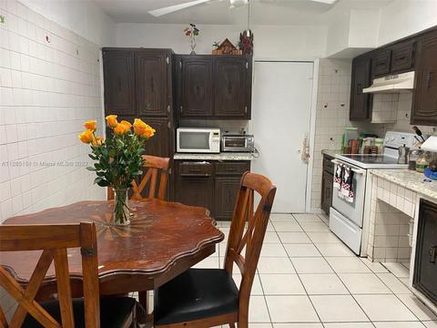 1105 W 69th Pl, Hialeah, FL 33014 photo 6