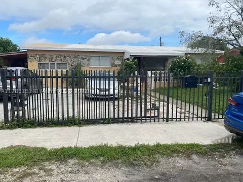 1105 W 69th Pl, Hialeah, FL 33014 photo 1