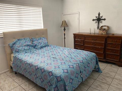 1105 W 69th Pl, Hialeah, FL 33014 photo 10