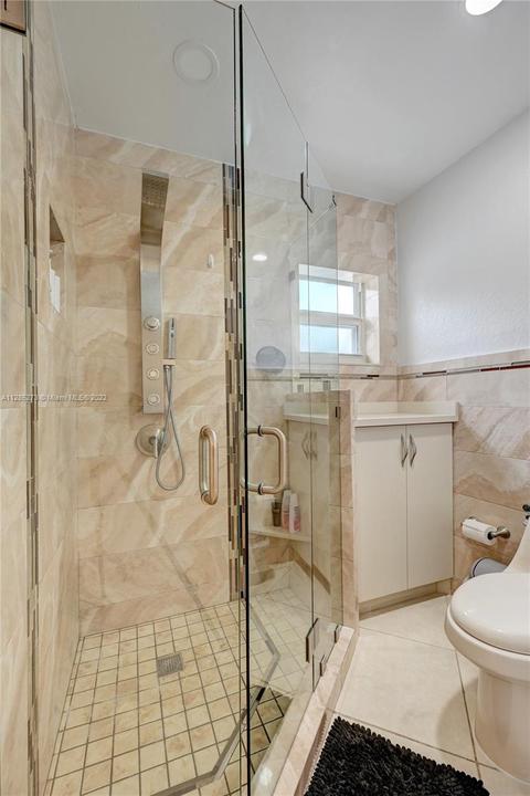 810 W 67th St, Hialeah, FL 33012 photo 15