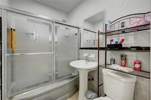 810 W 67th St, Hialeah, FL 33012 photo 38