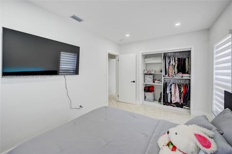 810 W 67th St, Hialeah, FL 33012 photo 21