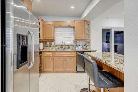 810 W 67th St, Hialeah, FL 33012 photo 9