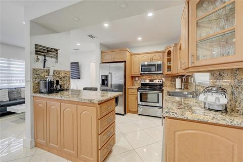 810 W 67th St, Hialeah, FL 33012 photo 10