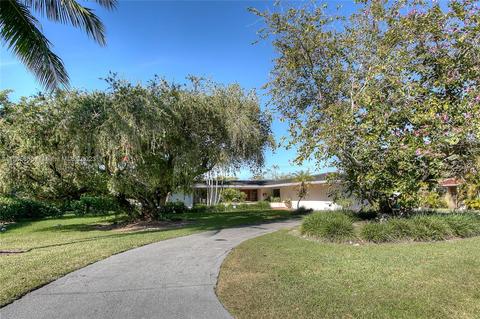 9670 SW 96th Ct, Miami, FL 33176