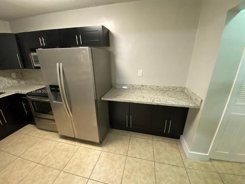 380 E 35th St #2109, Hialeah, FL 33013 photo 2